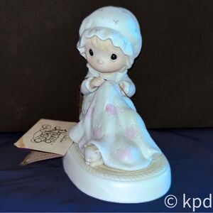 Vintage 1984 Precious Moments Figurine - Love Covers All - Private Collection